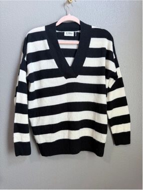 Women's 27 Miles cashmere Black & White Striped V-Neck Sweater S